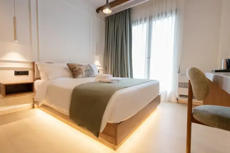 Rooms & Suites