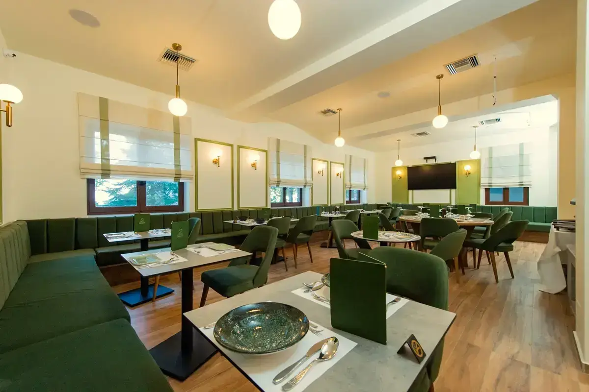 Lounge Cafe and Cuisine